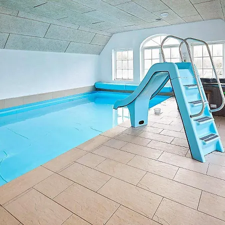 18 Person Holiday In Semesterbostad