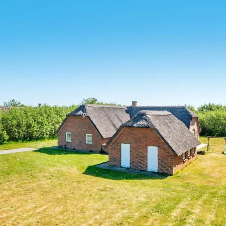 18 Person Holiday In Semesterbostad